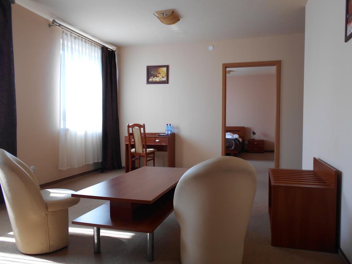Hotel Astor 라돔 외부 사진